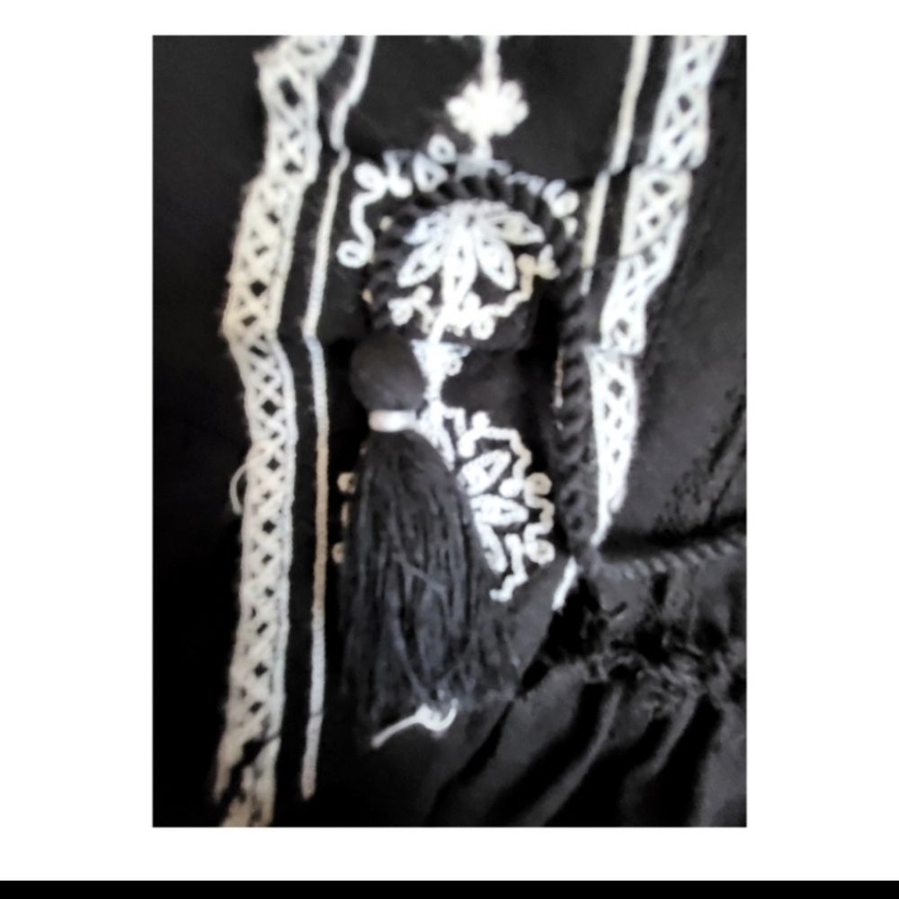 Anthropologie Akemi Kin Adelina Embroidered Blouse - Picture 5 of 10